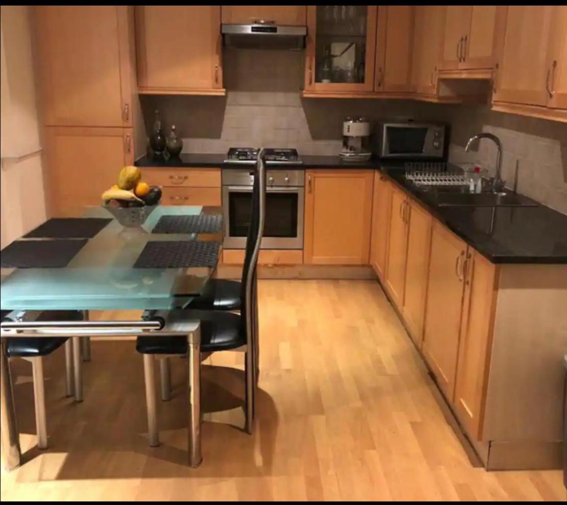 Appartamento Double Bedroom In A Sharing Londra
