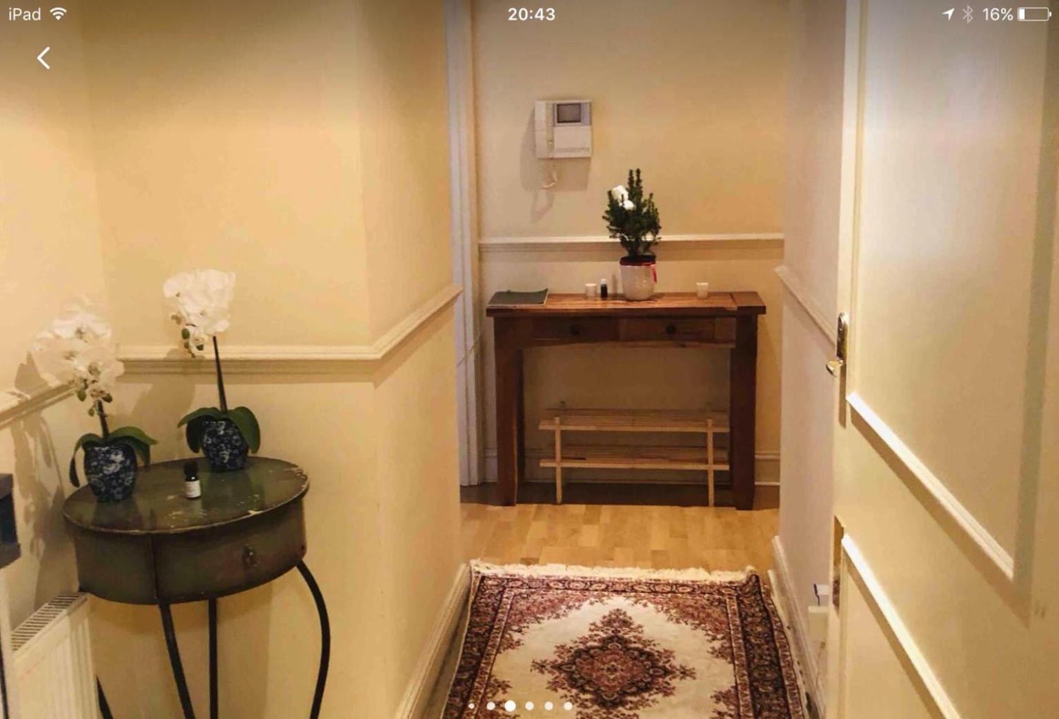 Double Bedroom In A Sharing Appartamento